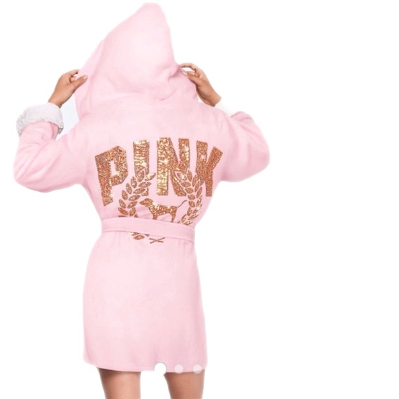 PINK Victoria's Secret Other - PINK Fuzzy Robe NWT